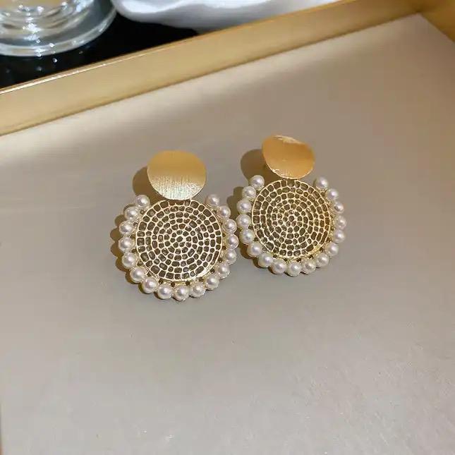 Boucles d'Oreilles "Élégance Classique"