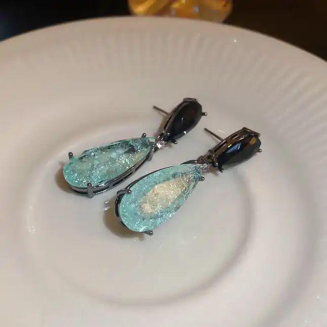 Boucles d'Oreilles "Gemme Éclatante"